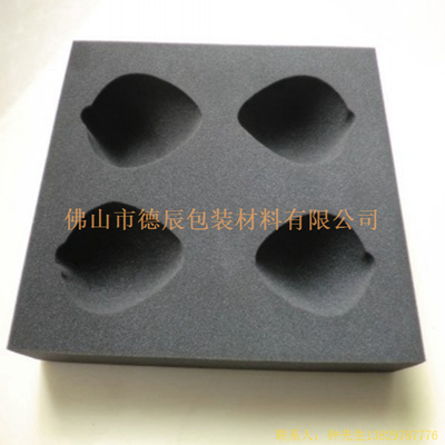 海綿內(nèi)托對各行各業(yè)產(chǎn)品起到絕緣、密封、防震、防塵、填充、隔音、固定，能夠保護包裝產(chǎn)品在運輸過程中安然無恙，起到保護產(chǎn)品的一個作用，同時可以美化產(chǎn)品，提升產(chǎn)品檔次。