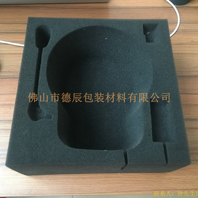 海綿內(nèi)托對各行各業(yè)產(chǎn)品起到絕緣、密封、防震、防塵、填充、隔音、固定，能夠保護包裝產(chǎn)品在運輸過程中安然無恙，起到保護產(chǎn)品的一個作用，同時可以美化產(chǎn)品，提升產(chǎn)品檔次。